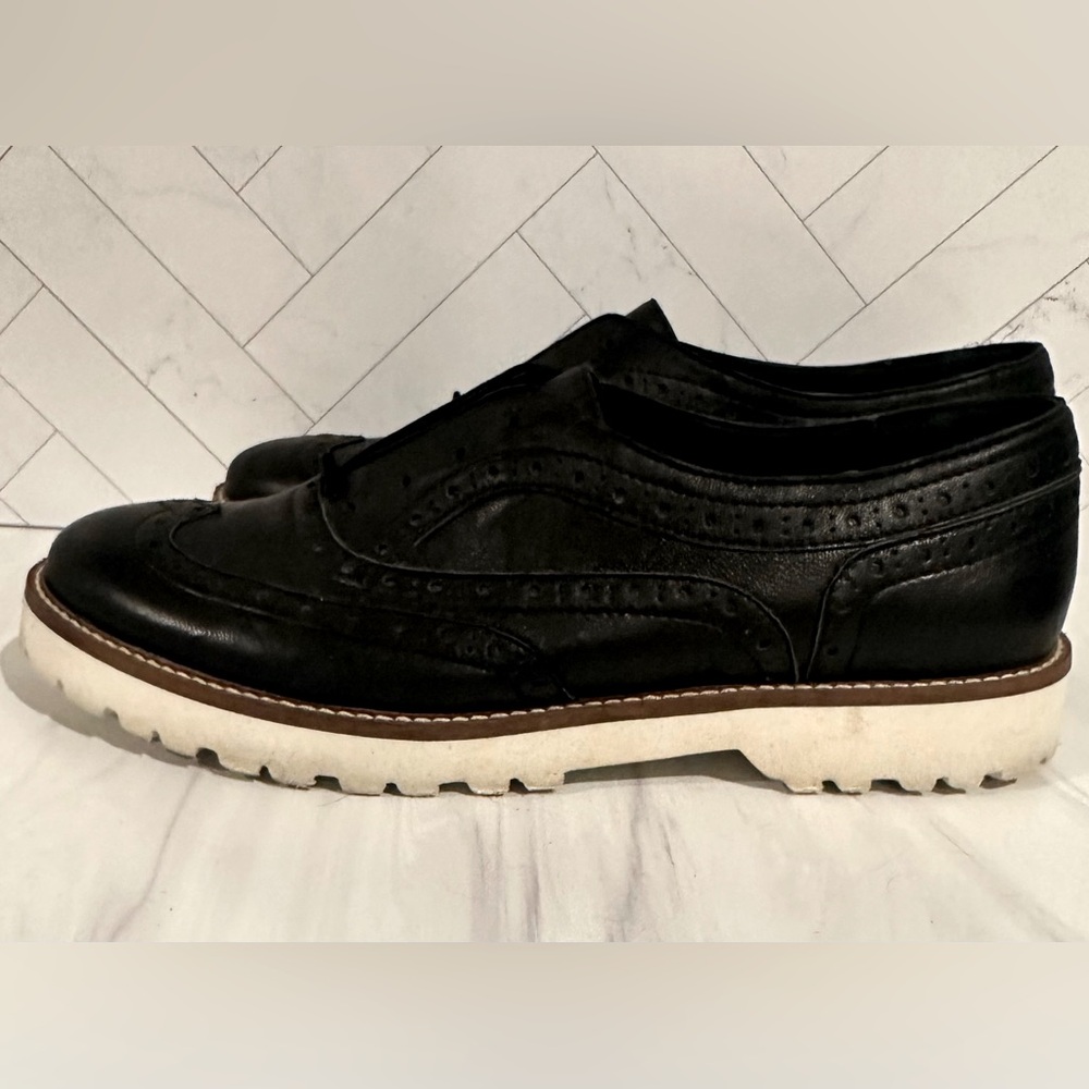 Steve Madden
Women’s Black Leather Loafers